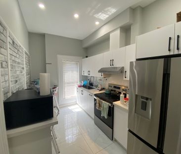 For Lease - 206 Carlton Street Unit# 203, Toronto, Ontario - Photo 1