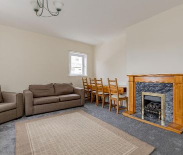 3 bedroom flat to rent - Photo 2
