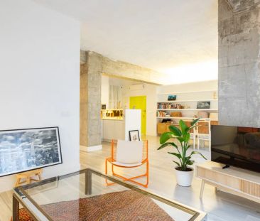 Bright spaces and a prime location in one of Madrid's most exclusive neighborhoods - Photo 4