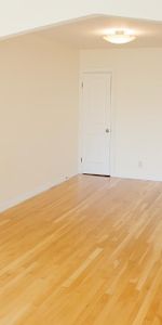 Superbe 3 ½ ensoleillé, libre maintenant, triplex, 2 ième étage, très propre - Photo 4