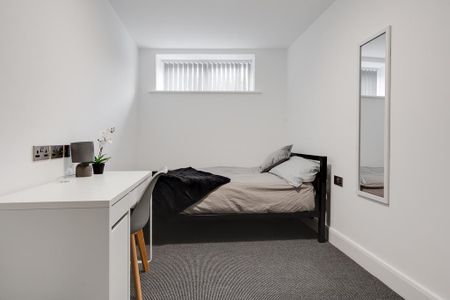 1 bedroom in a flat share to rent - Photo 4