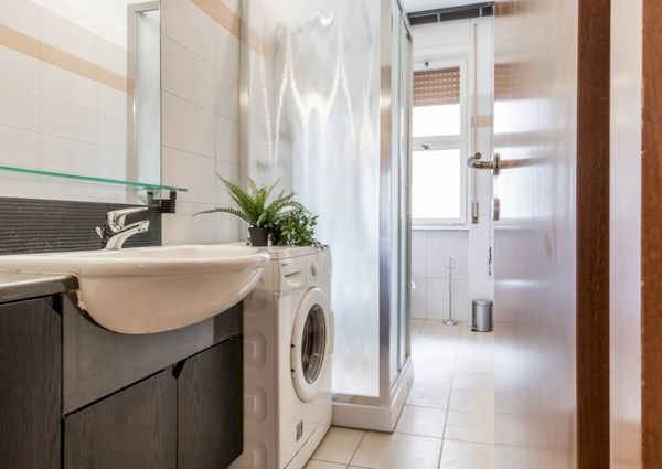 Wonderful single room in Via Renato Fucini