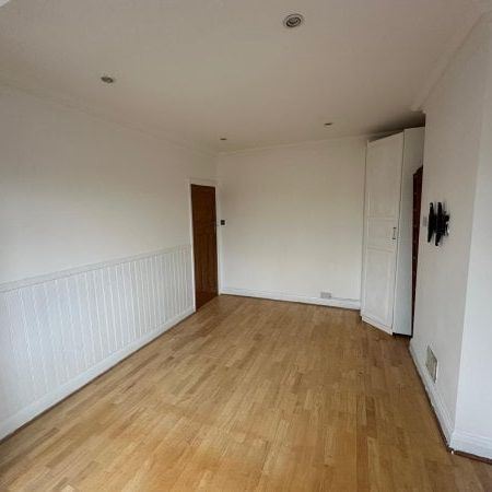 Lakehall Gardens, CR7 - Photo 1