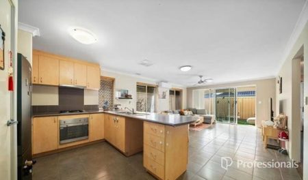 “Hammond Park Lifestyle Living!” - Photo 3