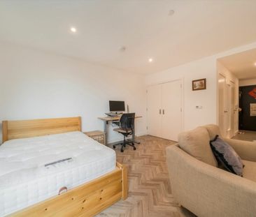 Gillender Street - Photo 3