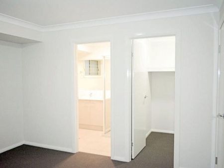 MODERN FAMILY HOME WITH SPACE & COMFORT - Photo 3