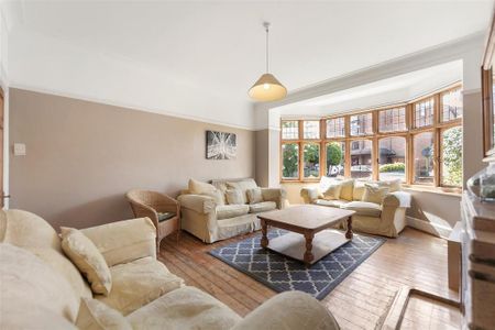 4 bedroom semi-detached house to rent - Photo 2