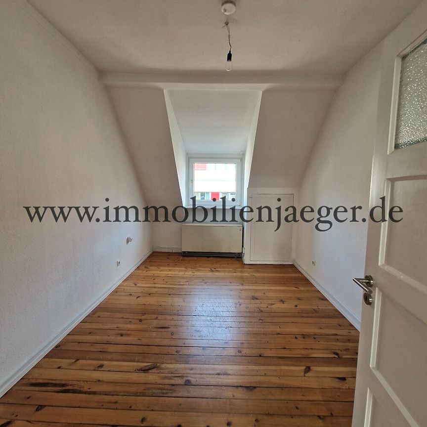 Ottensen Nähe Fabrik & Spritzenplatz - Altbau - Dachwohnung mit Nachtspeicherheizung, Holzdielen - Photo 1