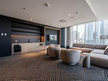 1205 Place Phillips - Photo 3