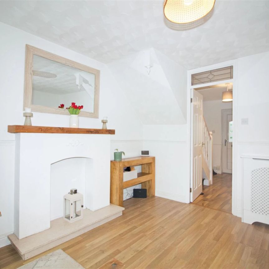 2 Bedroom House - Semi-Detached - Photo 1