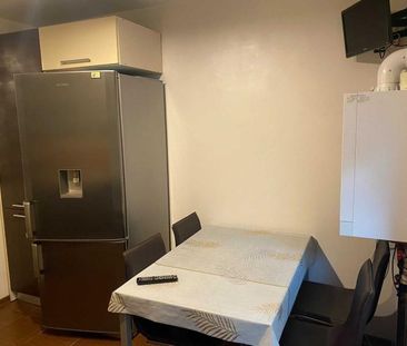 Apartament 3 camere metrou Brancoveanu | Centrala Proprie - Fotografie 3