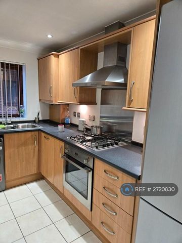 2 bedroom flat to rent - Photo 5