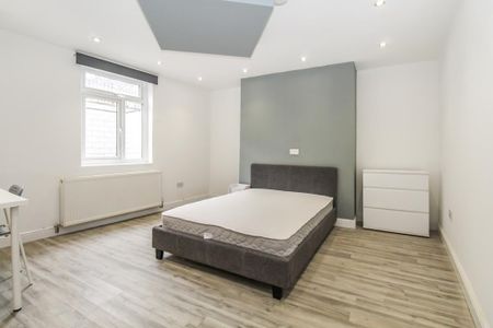 3 bedroom end of terrace house to rent - Photo 2