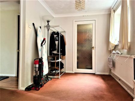 Semi detached house to rent - Photo 5