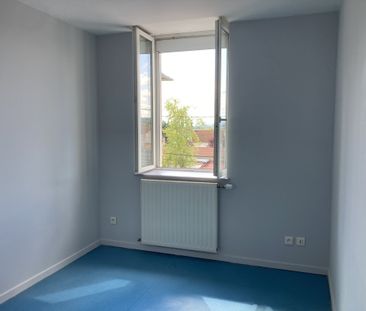 Location Appartement 4 pièces 84m² ROANNE 42300 - Photo 5