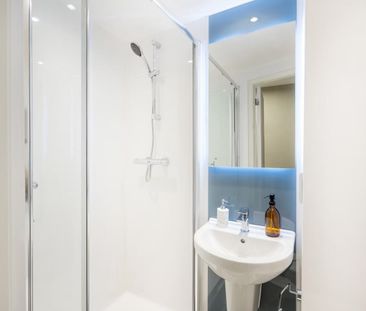 Room in a Shared House, Unity Street, BS2 - Photo 1