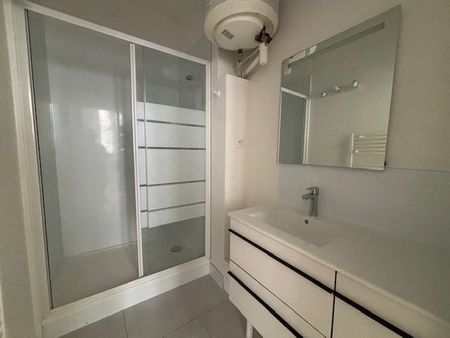 Location Appartement 2 pièces 34m² ANGOULEME 16000 - Photo 3