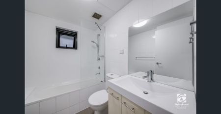 Ground Floor | 2 Bed | 2 Bath | 2 Car - Photo 5