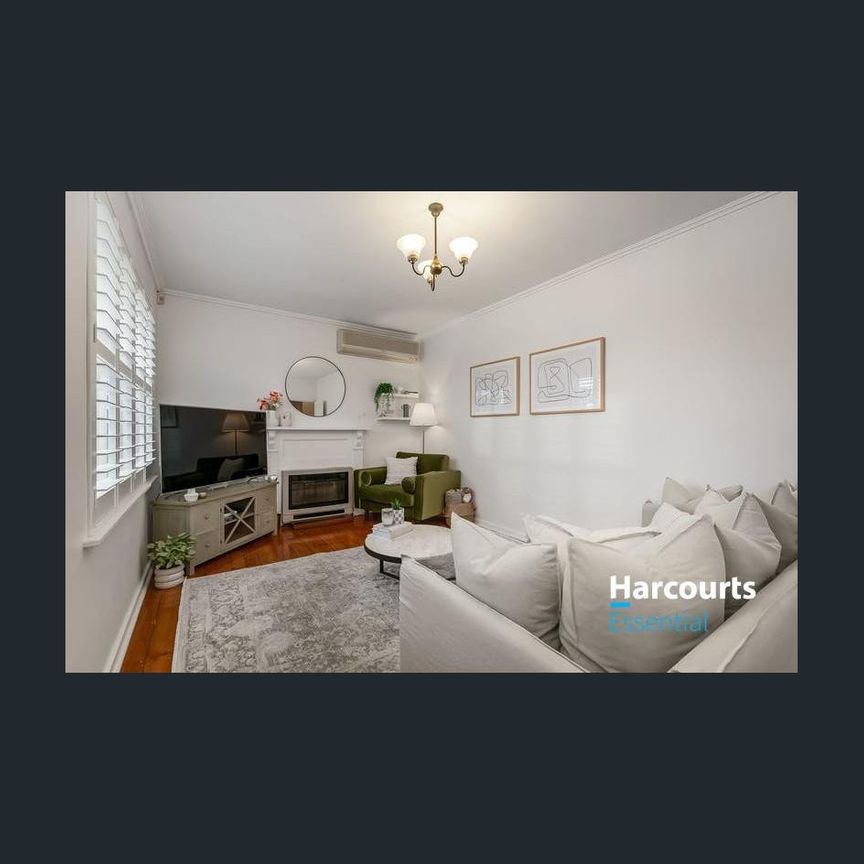 Stylish family home - Photo 1