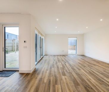 4 bedroom detached house to rent - Photo 1