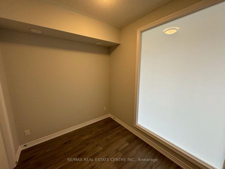 Condo Townhouse For Lease | W8097630 - Photo 3