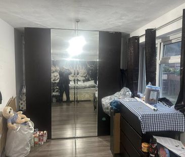 5 bedroom semi-detached house to rent - Photo 6