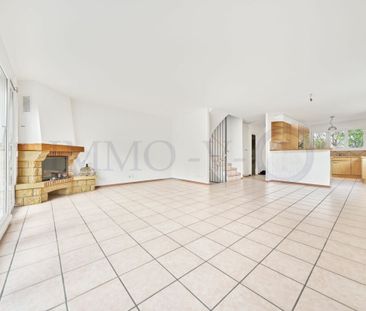 SPACIOUS WITH LARGE QUIET GARDEN - Photo 2