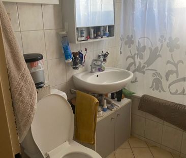 Appartement avec balcon proche de toutes commodités - Photo 4