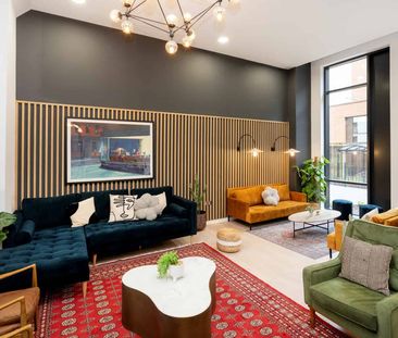 Bedroom Silver (Shared Bathroom) - Photo 3