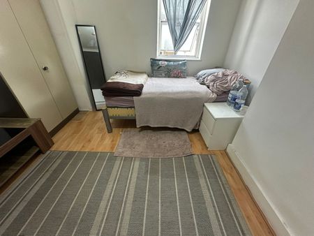 Room in a Shared Flat, High Street, SE20 - Photo 5