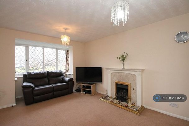 4 bedroom detached house to rent - Photo 1