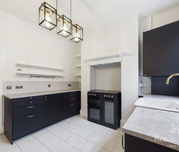 2 bedroom end of terrace house to rent - Photo 6