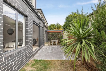 2/286 Waterloo Road, Glenroy VIC 3046 - Photo 3