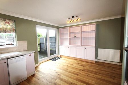 3 bedroom semi-detached house to rent - Photo 2