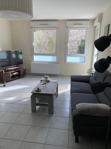 Location Appartement 3 pièces 73m² LYON 7ème - Photo 5