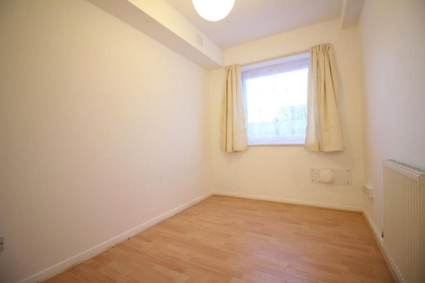 Swan Road, West Drayton - Photo 1