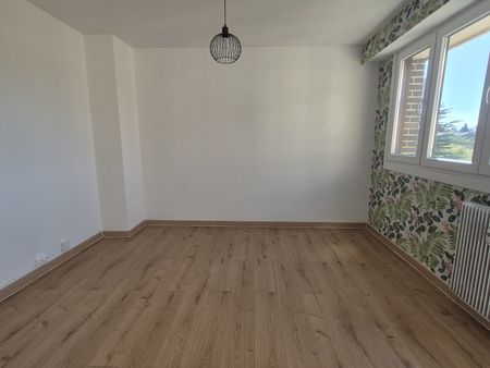 Location Appartement 4 pièces 76m² MAUBEUGE 59600 - Photo 3