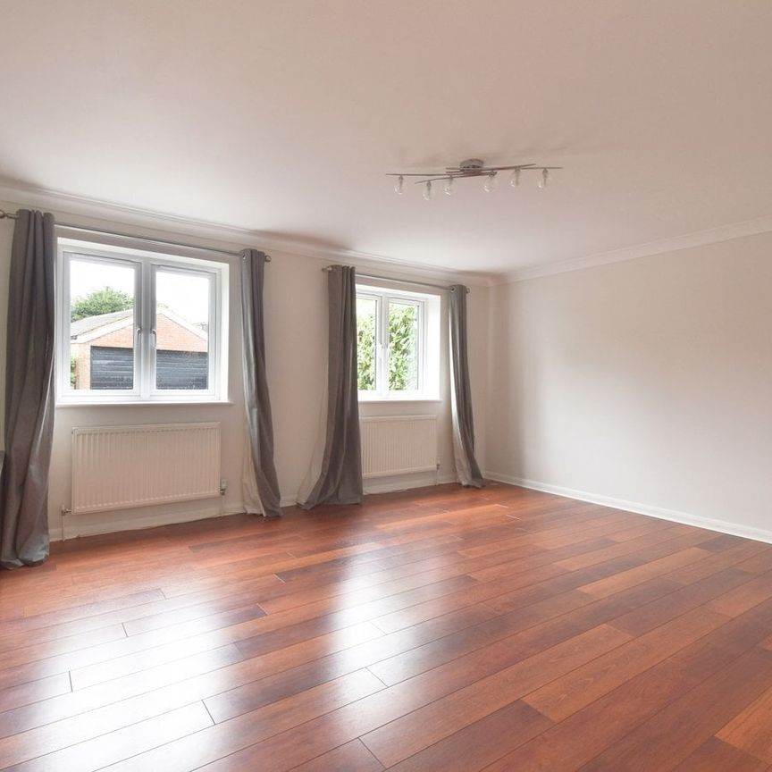 Beecot Lane, Walton-on-Thames, KT12 - Photo 1