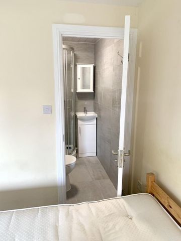 1 bedroom house of multiple occupation to rent - Photo 2
