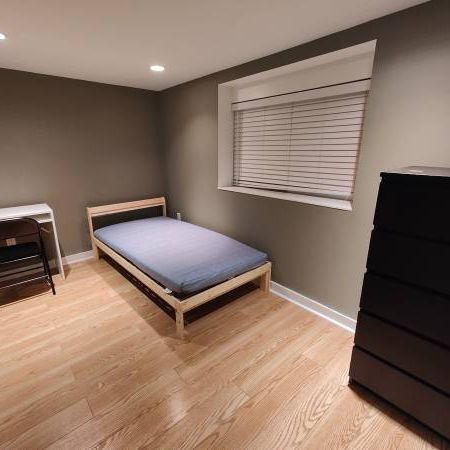 Beautiful room close to UBC for rent - Photo 4