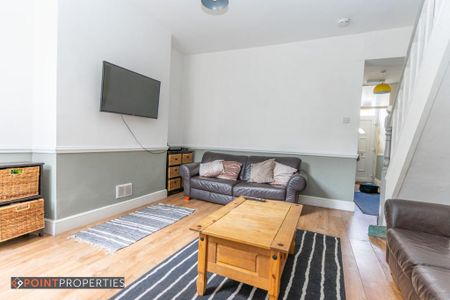 4 bedroom terraced house to rent - Photo 2