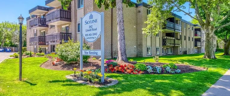 Lakeside Gardens Apartments | 242 Linwell Road, St. Catharines - Photo 1