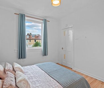 4 bedroom flat to rent - Photo 6