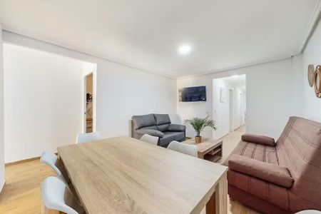 Avinguda de la Constitució, Valencia, Valencian Community 46009 - Photo 3