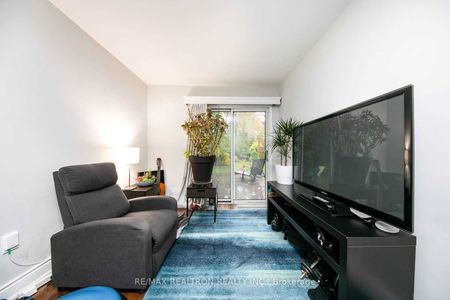 For Lease - 28 Irvington Crescent Unit# Main, Toronto, Ontario - Photo 4