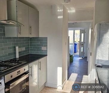3 bedroom terraced house to rent - Photo 5