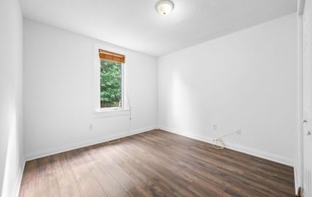 For Lease - 69 Rockcliffe Boulevard Unit# Main Floor, Toronto, Ontario - Photo 4