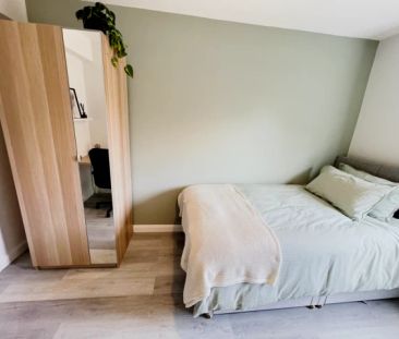 room 4 - Photo 6