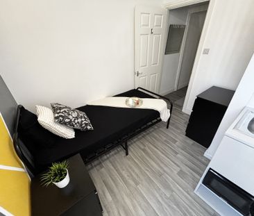 Vickers Road, Sheffield - Photo 2