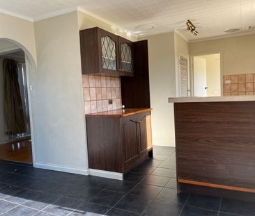 Spacious 3-Bedroom Home with Large Yard & Air Conditioning – Great ... - Photo 4